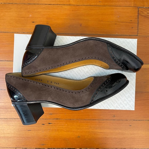 Gravati Wing Tip Pumps Brown Suede Black Patent Leather - Picture 5 of 6